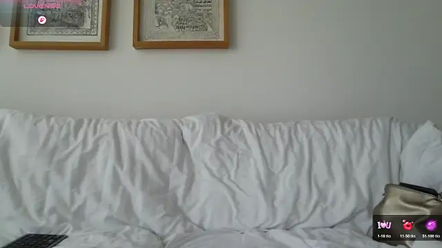 MirandaLatinaLovely online show from 18, 4, 2026