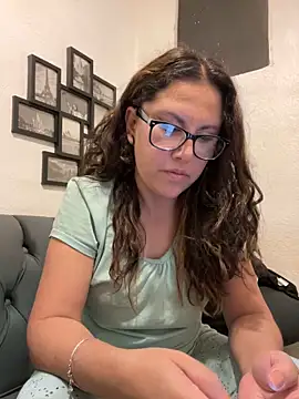 MirandaLatinaLovely online show from 7, 11, 2025