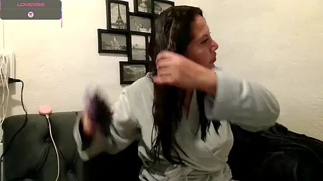 MirandaLatinaLovely online show from 30, 11, 2025