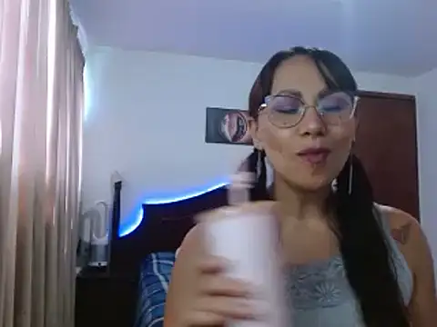 AloLovely  online show from 14, 4, 2026