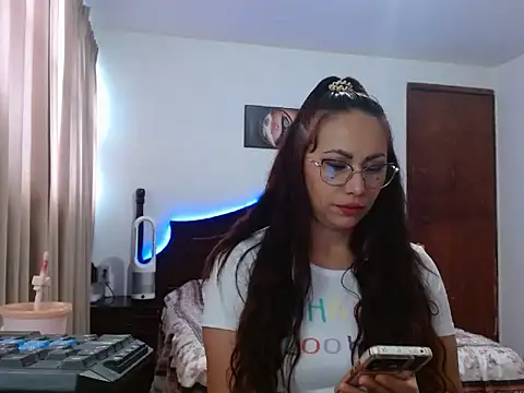 AloLovely  online show from 24, 4, 2026