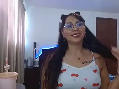 AloLovely  online show from 17, 4, 2026