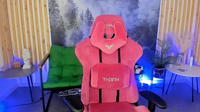 MilaStoyne online show from 3, 12, 2025