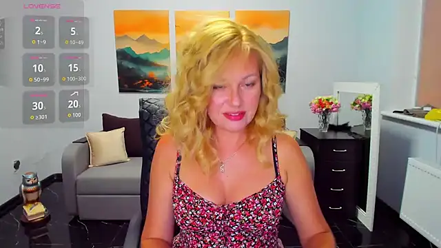 Snapshot of Mira_Whites chatting on 29, 6, 2026 Mira Whites online show from 29, 6, 2026