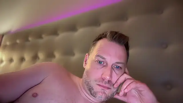Christian87xxx online show from 13, 2, 2025