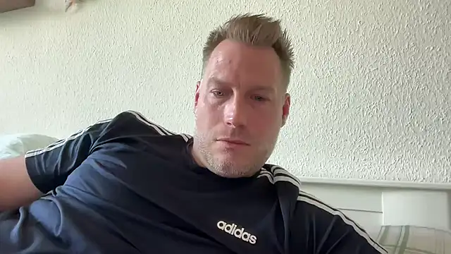 Christian87xxx online show from 3, 5, 2026