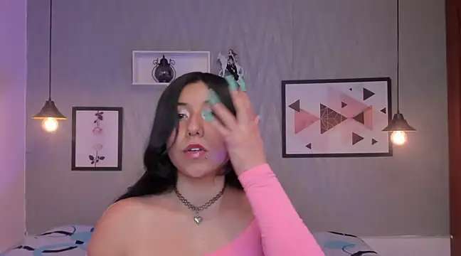 Nohemi louse online show from 15, 2, 2025