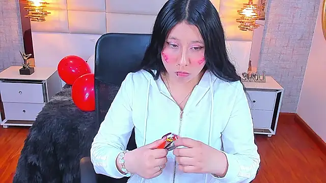 Nohemi louse online show from 14, 2, 2026