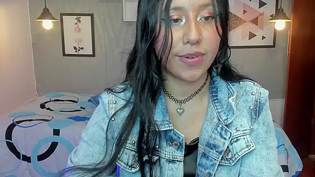 Nohemi louse online show from 22, 2, 2025