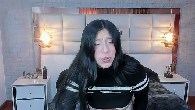 Nohemi louse online show from 27, 11, 2025