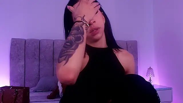 sara lopee1 online show from 4, 12, 2025