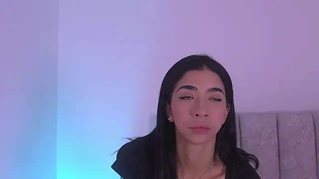 sara lopee1 online show from 7, 1, 2026