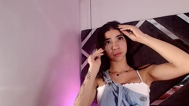 sara lopee1 online show from 5, 10, 2025
