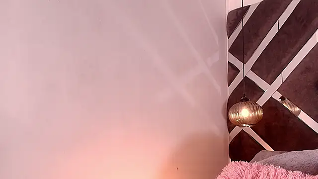 sara lopee1 online show from 1, 11, 2025