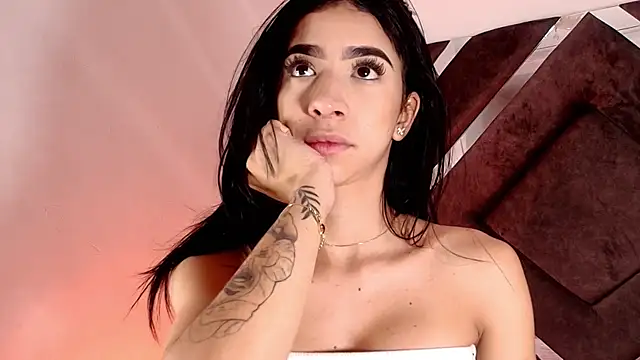 sara lopee1 online show from 9, 10, 2025