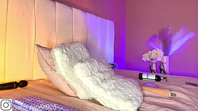sara lopee1 online show from 15, 3, 2025