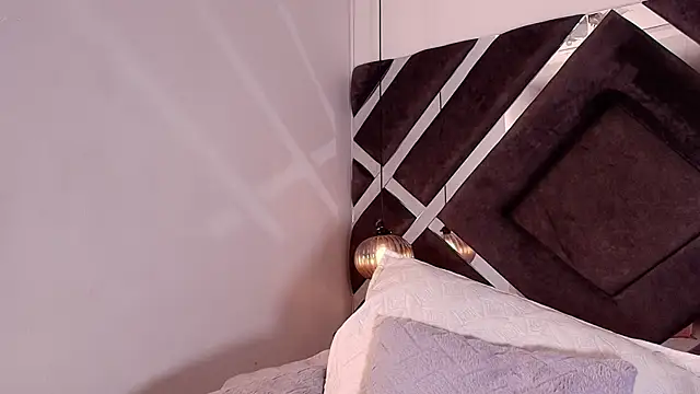 sara lopee1 online show from 31, 10, 2025