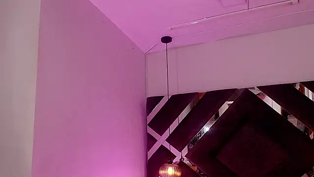 sara lopee1 online show from 4, 10, 2025