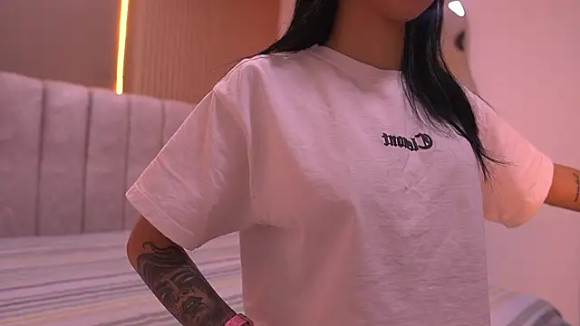 sara lopee1 online show from 5, 2, 2026