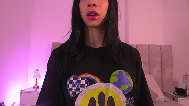 sara lopee1 online show from 25, 11, 2025