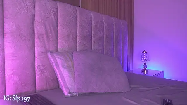 sara lopee1 online show from 14, 4, 2026