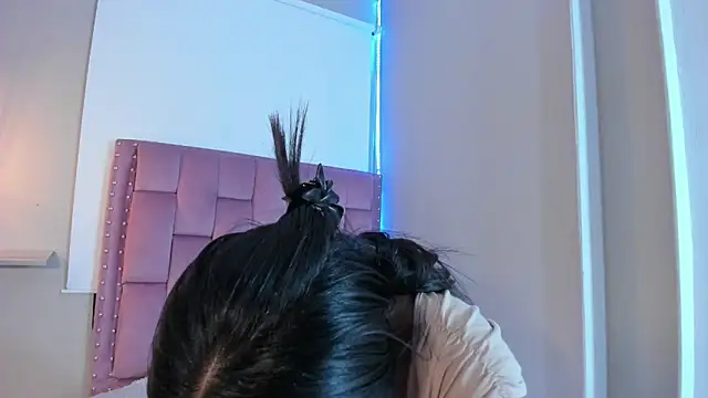 Roxy Stonee online show from 28, 3, 2026