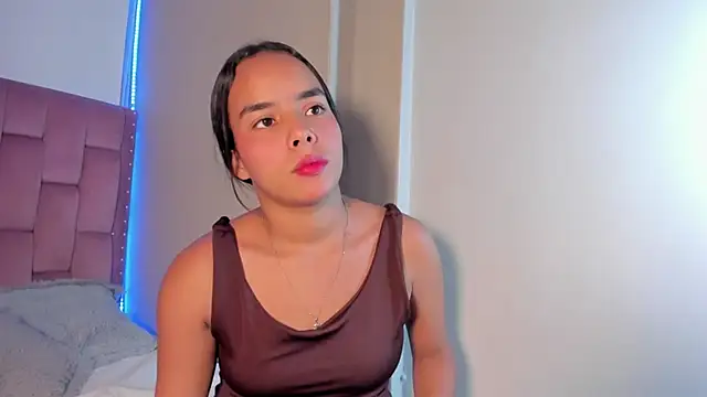 Roxy Stonee online show from 18, 4, 2026