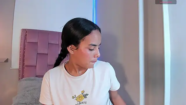 Roxy Stonee online show from 20, 4, 2026