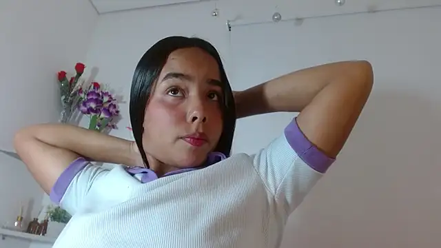 Roxy Stonee online show from 25, 11, 2025