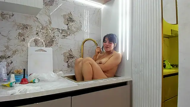 ada sienna online show from 9, 3, 2025