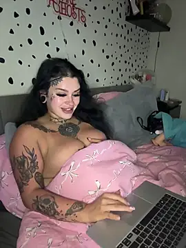Snapshot of tempzzz12 chatting on 4, 5, 2026 tempzzz12 online show from 4, 5, 2026