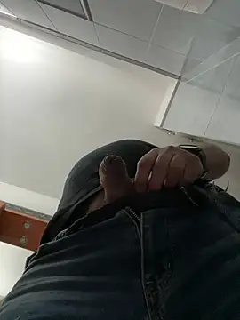 fuocovivo4 online show from 8, 2, 2025