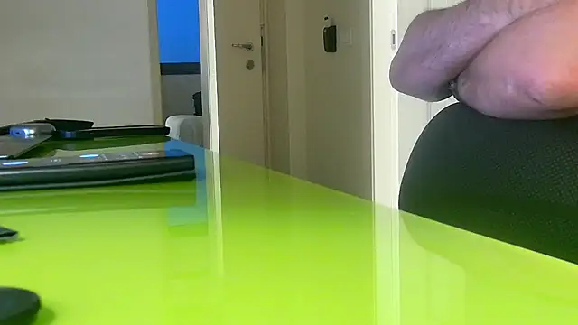 fuocovivo4 online show from 5, 3, 2025