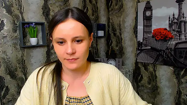 ValeriaHeart  online show from 5, 3, 2025