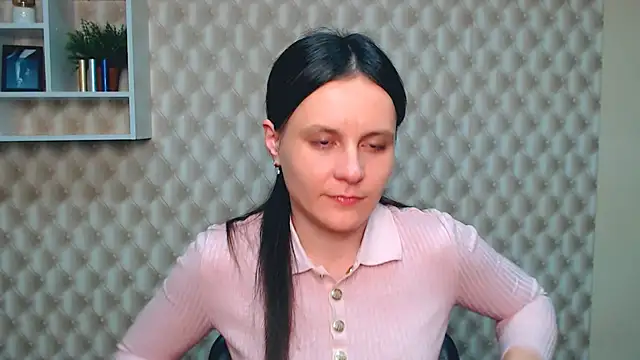 ValeriaHeart  online show from 8, 3, 2025