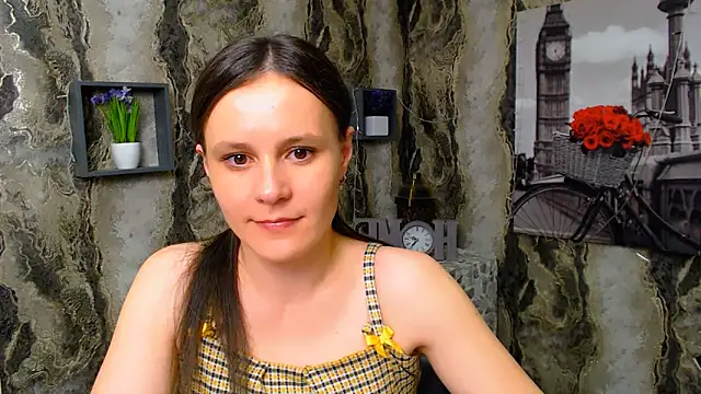 ValeriaHeart  online show from 5, 3, 2025