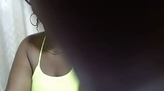 Snapshot of CanelaFierce chatting on 31, 1, 2025 CanelaFierce online show from 31, 1, 2025