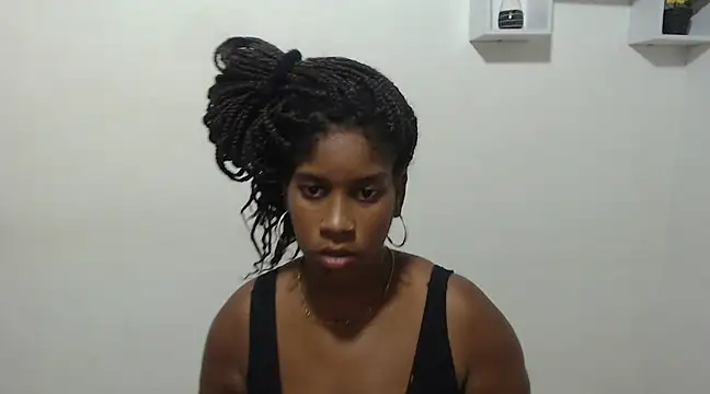 Snapshot of CanelaFierce chatting on 6, 2, 2025 CanelaFierce online show from 6, 2, 2025