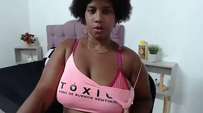 Snapshot of CanelaFierce chatting on 15, 3, 2025 CanelaFierce online show from 15, 3, 2025