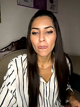 Sofiadelacruz online show from 3, 10, 2025