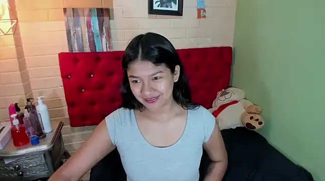 Snapshot of ScarletKray chatting on 20, 2, 2025 ScarletKray online show from 20, 2, 2025