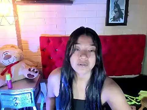 Snapshot of ScarletKray chatting on 6, 3, 2025 ScarletKray online show from 6, 3, 2025