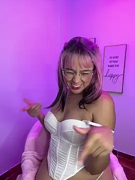 Snapshot of megan_cl chatting on 4, 2, 2025 megan cl online show from 4, 2, 2025