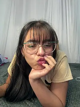 Snapshot of megan_cl chatting on 27, 2, 2025 megan cl online show from 27, 2, 2025