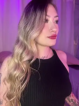 Lally Valencia   online show from 27, 7, 2026
