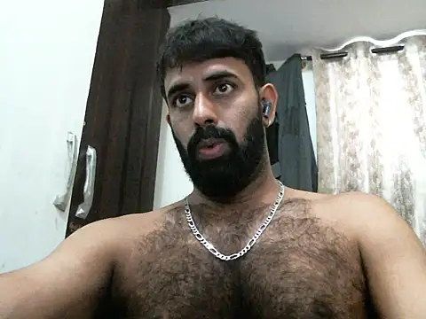 Snapshot of indianhairybull chatting on 4, 4, 2026 indianhairybull online show from 4, 4, 2026