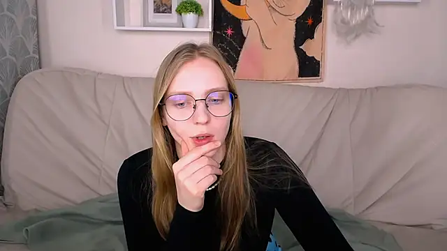 Snapshot of VeronicaAndersen chatting on 23, 3, 2025 VeronicaAndersen online show from 23, 3, 2025