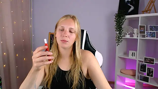 Snapshot of VeronicaAndersen chatting on 20, 9, 2025 VeronicaAndersen online show from 20, 9, 2025