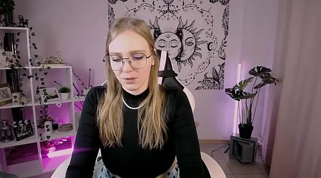 Snapshot of VeronicaAndersen chatting on 28, 2, 2025 VeronicaAndersen online show from 28, 2, 2025