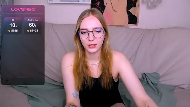 Snapshot of VeronicaAndersen chatting on 9, 3, 2025 VeronicaAndersen online show from 9, 3, 2025